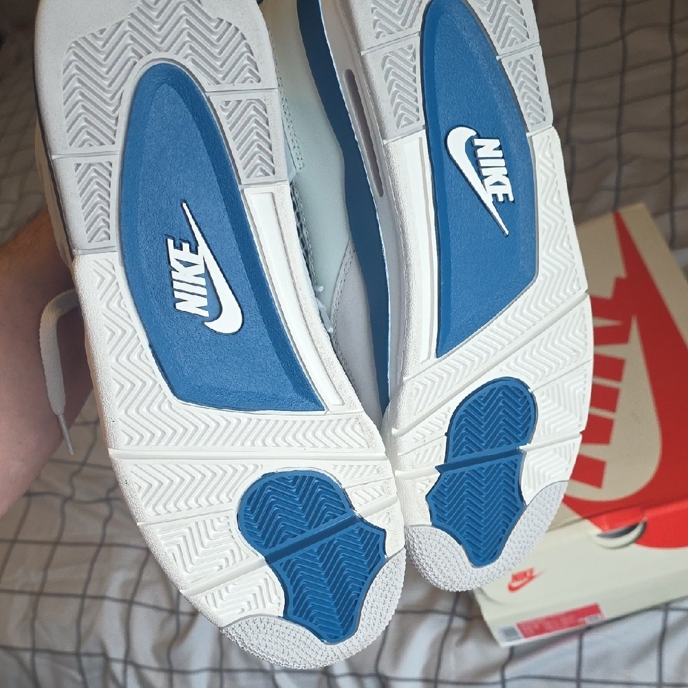 Jordan Sneakers White and Blue - Picture 14 of 14